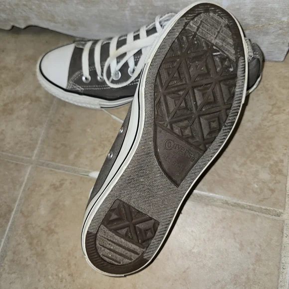 Converse Gray Low-Top Sneakers - Picture 2 of 7